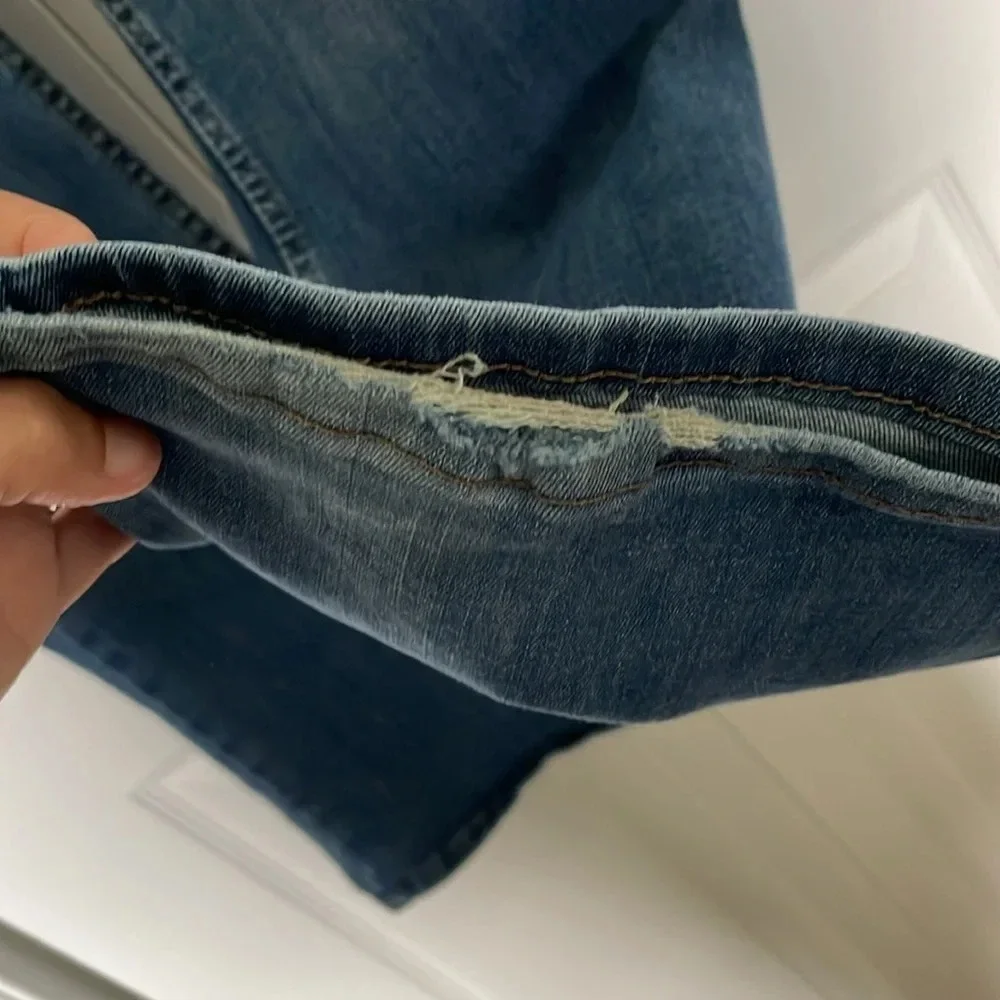 Levi’s women’s sz 32 waist. Bootcut 30” inseam. Light medium wash. Frayed cuffs